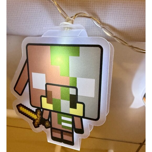 MINECRAFT 10 Battery operated String Lights - Working. Like new. - Picture 6 of 11